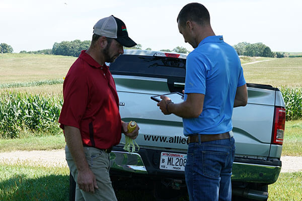 Allied Cooperative agronomists in the field.