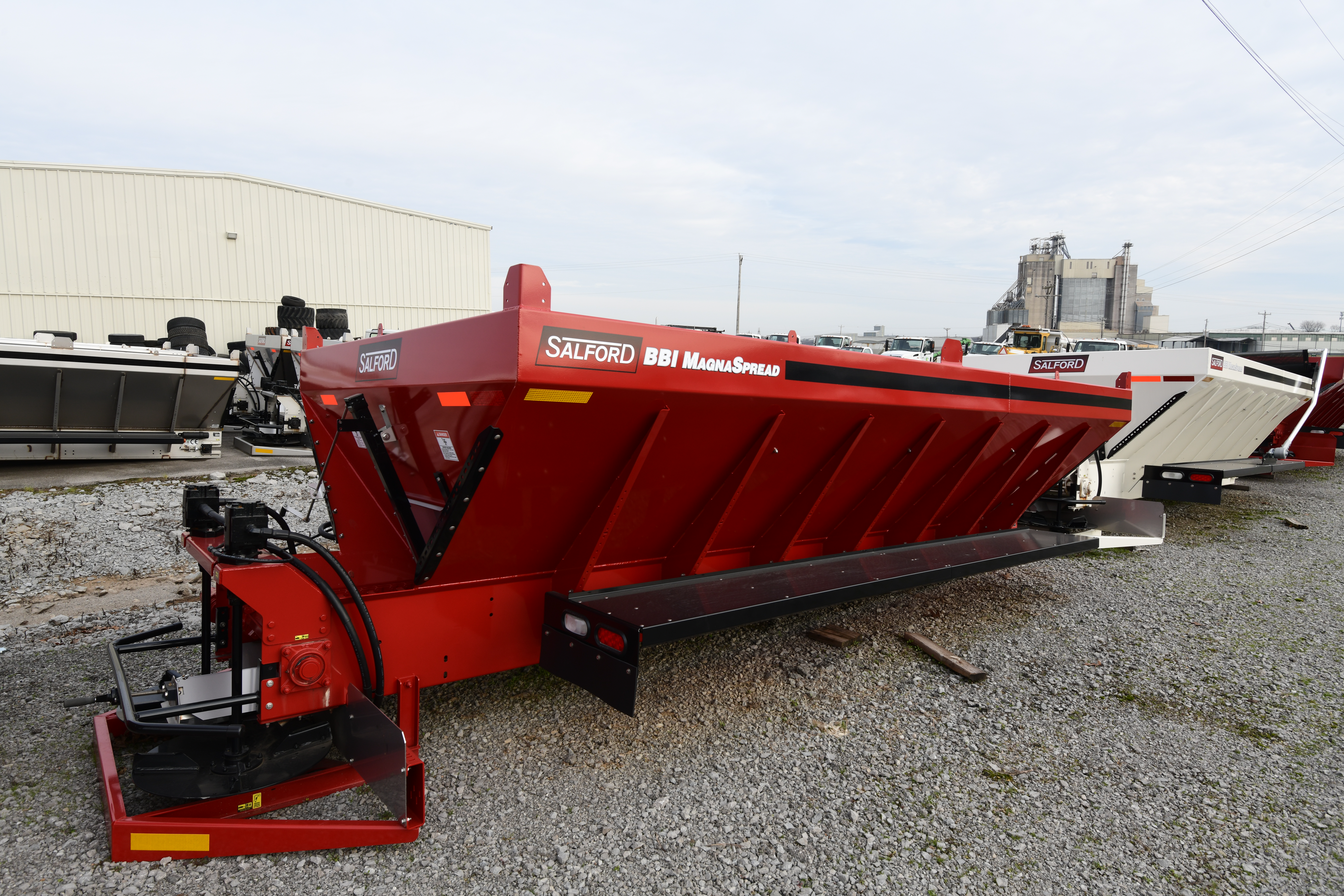 Red Salford BBI Lime MagnaSpread 16' Truck Mount Image