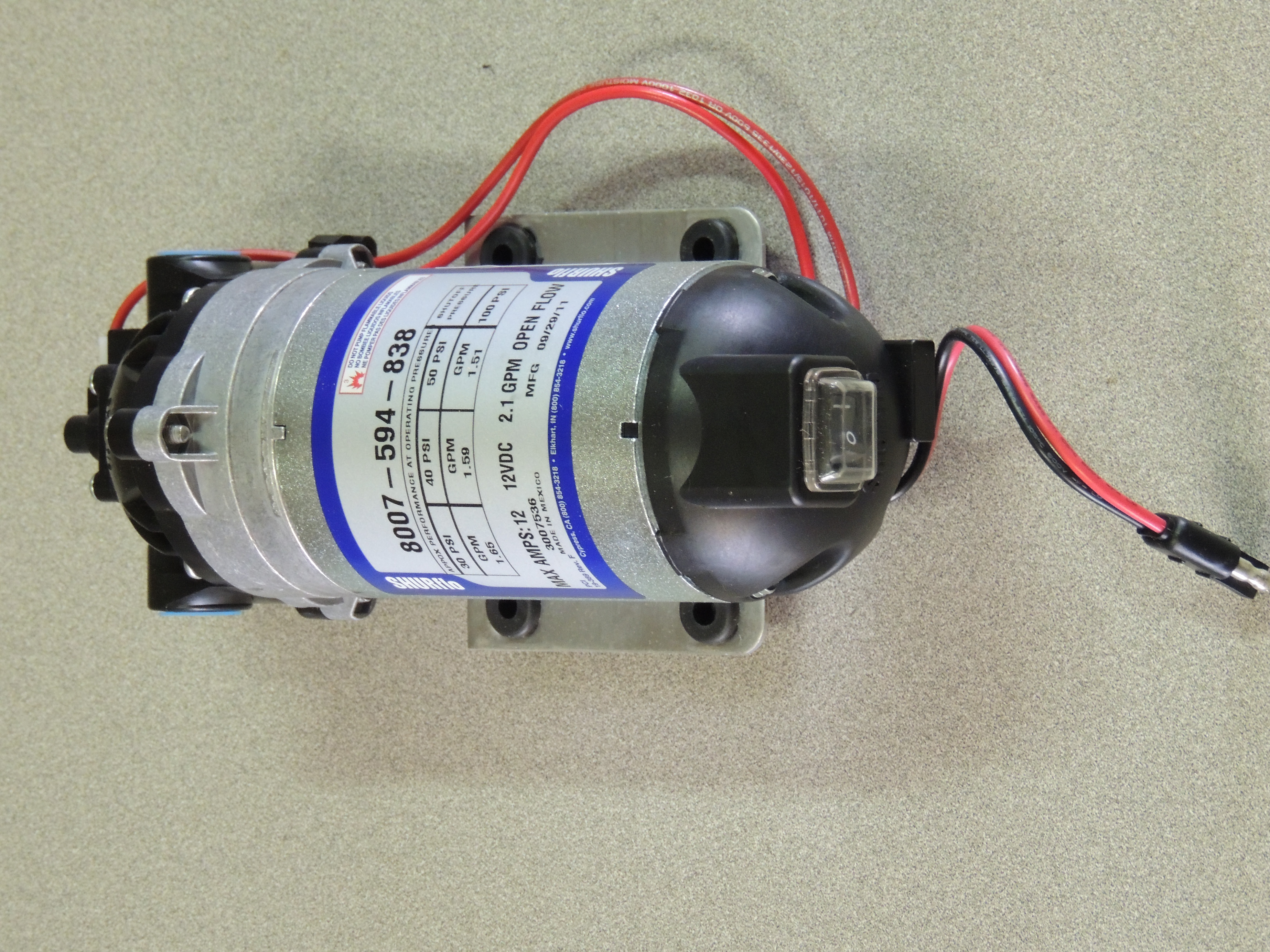 ShurFlo 12V pump on/off switch 100 psi Image
