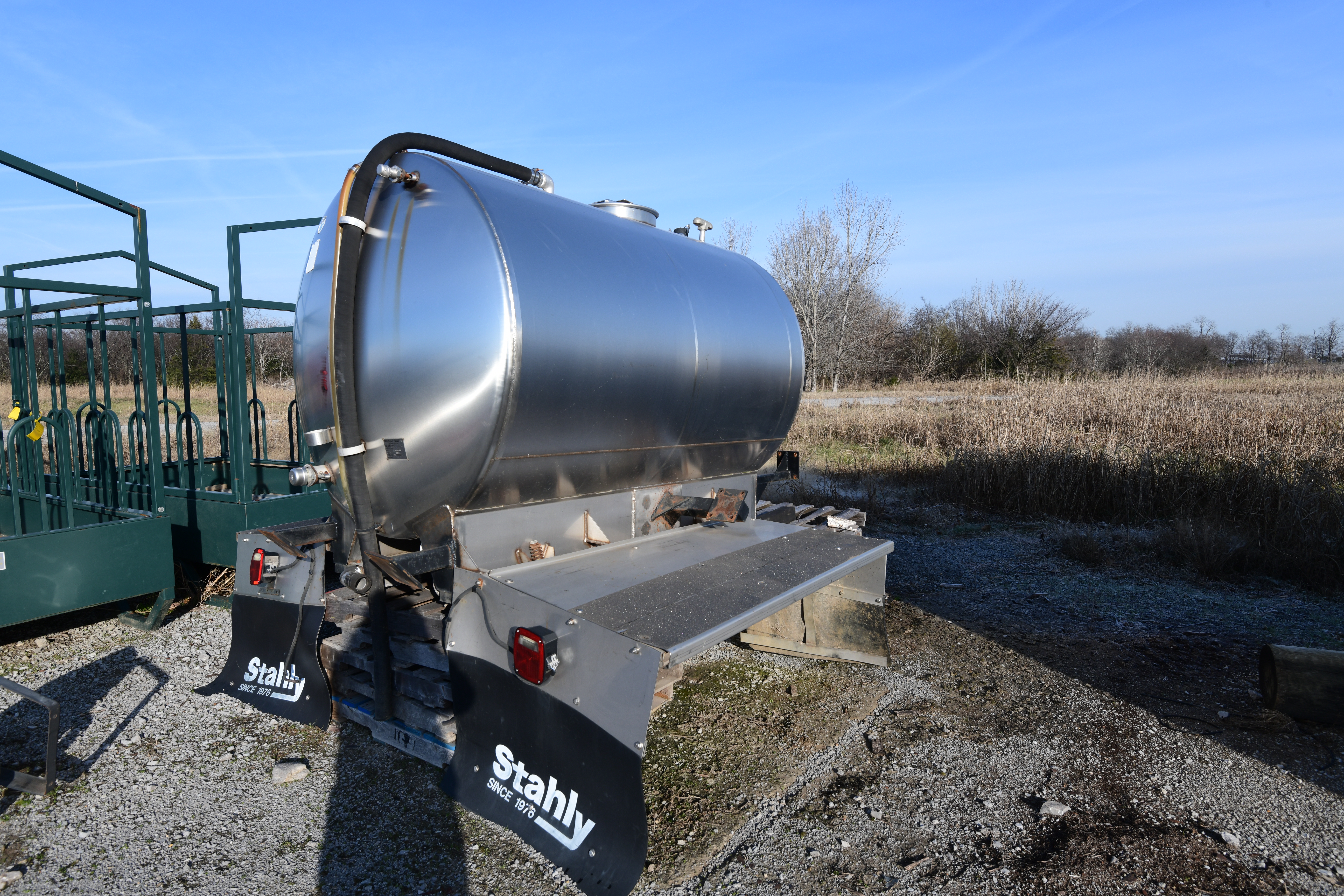 Midstate Stainless Steel 1,000 Gallon Applicator Tank Photo