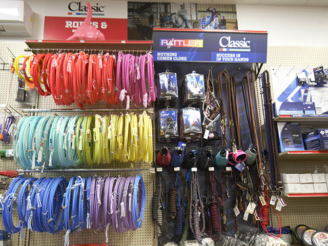 A wall of lassos by Classic